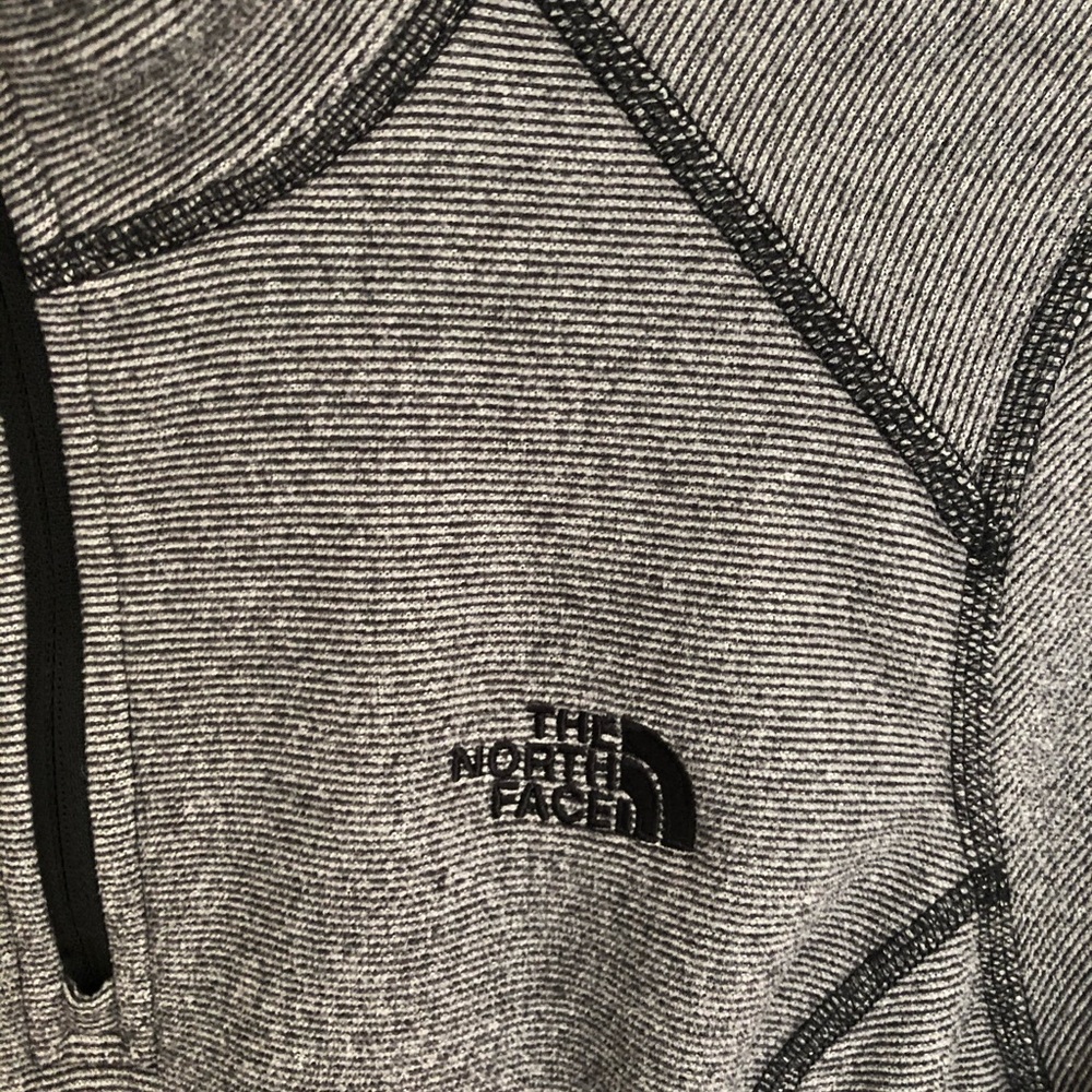 North face quarter zip size small
